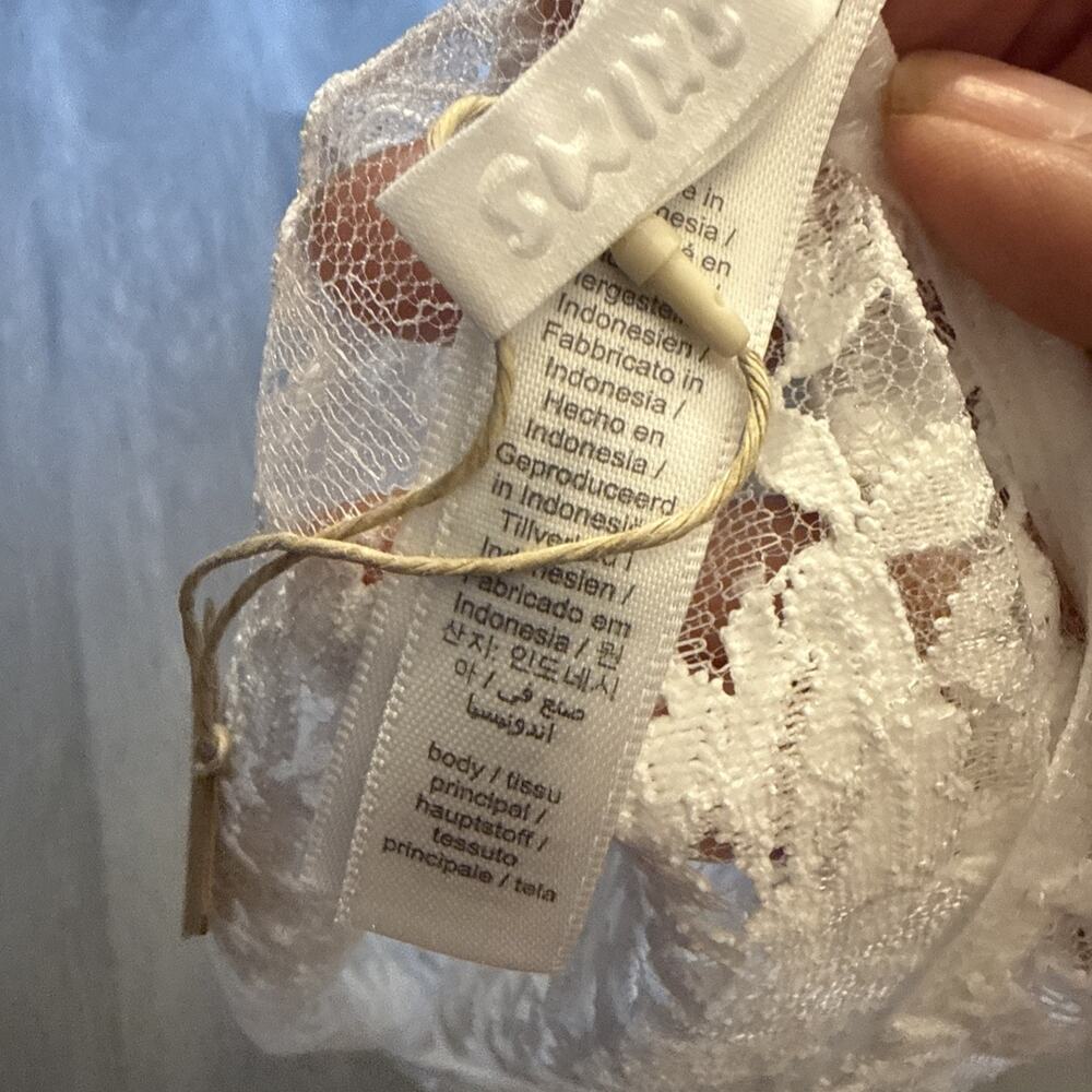 Skims Lace Cami And Short Set, Snow, Large - Picture 6 of 7